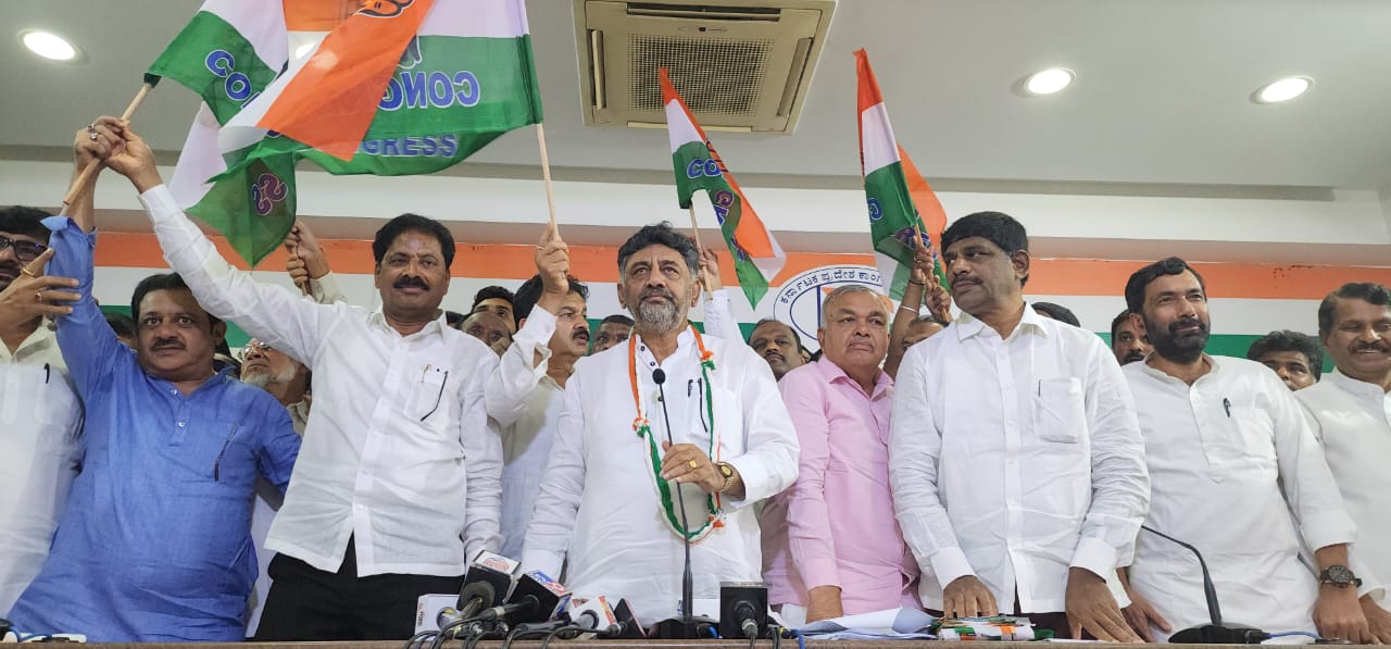 ಪೂಜನೀಯ ದೇವೇಗೌಡರೇ, ಕಾರ್ಯಕರ್ತರು ಎಲ್ಲಿ ಹೋಗಬೇಕು?