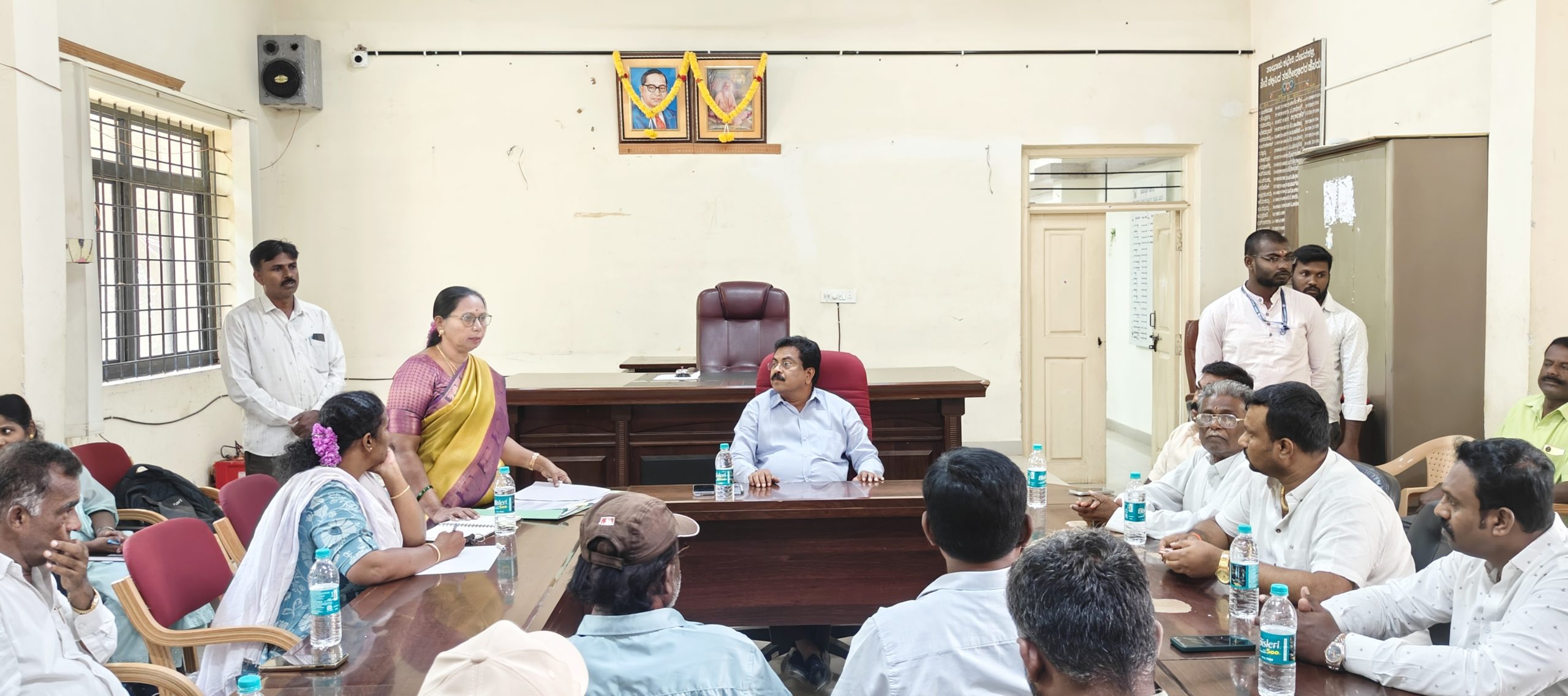 ಕಟ್ಟಾಚಾರಕ್ಕೆ ವಾಲ್ಮೀಕಿ ಜಯಂತಿ ಪೂರ್ವಭಾವಿ ಸಭೆ : ಮುಖಂಡರ ಆಕ್ರೋಶ