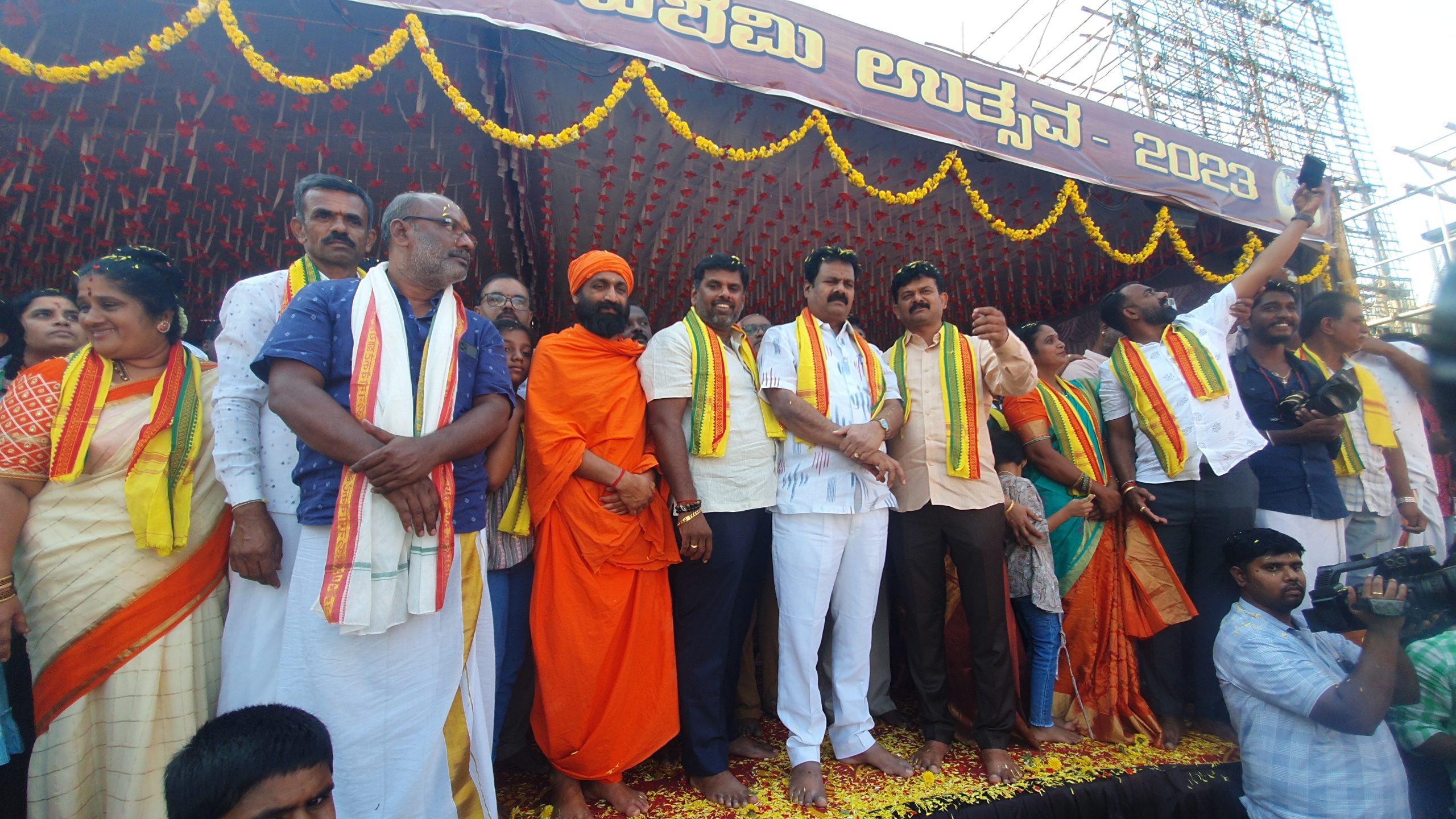 ವಿಜೃಂಭಣೆಯಿಂದ ನಡೆದ ಆನೇಕಲ್ ದಸರಾ