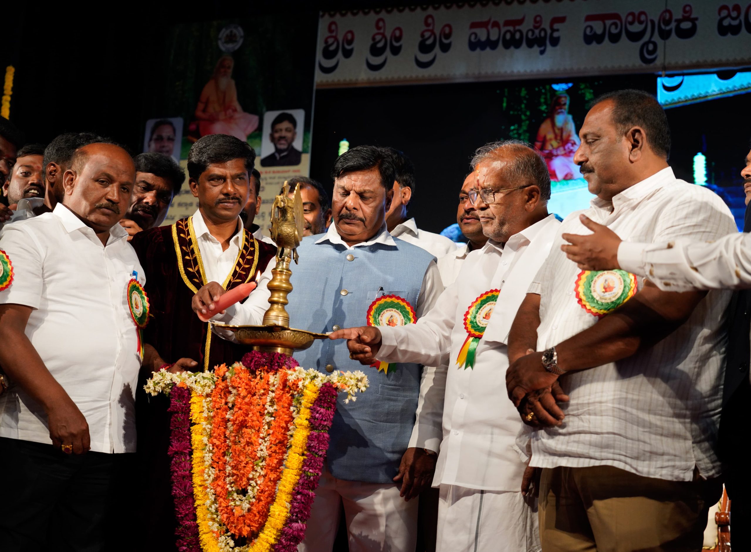 ಮಹರ್ಷಿ ವಾಲ್ಮೀಕಿ ಎಲ್ಲರಿಗೂ ಆಧರಣೀಯ ಪುರುಷರು : ಹೆಚ್.ಸಿ.ಮಹದೇವಪ್ಪ