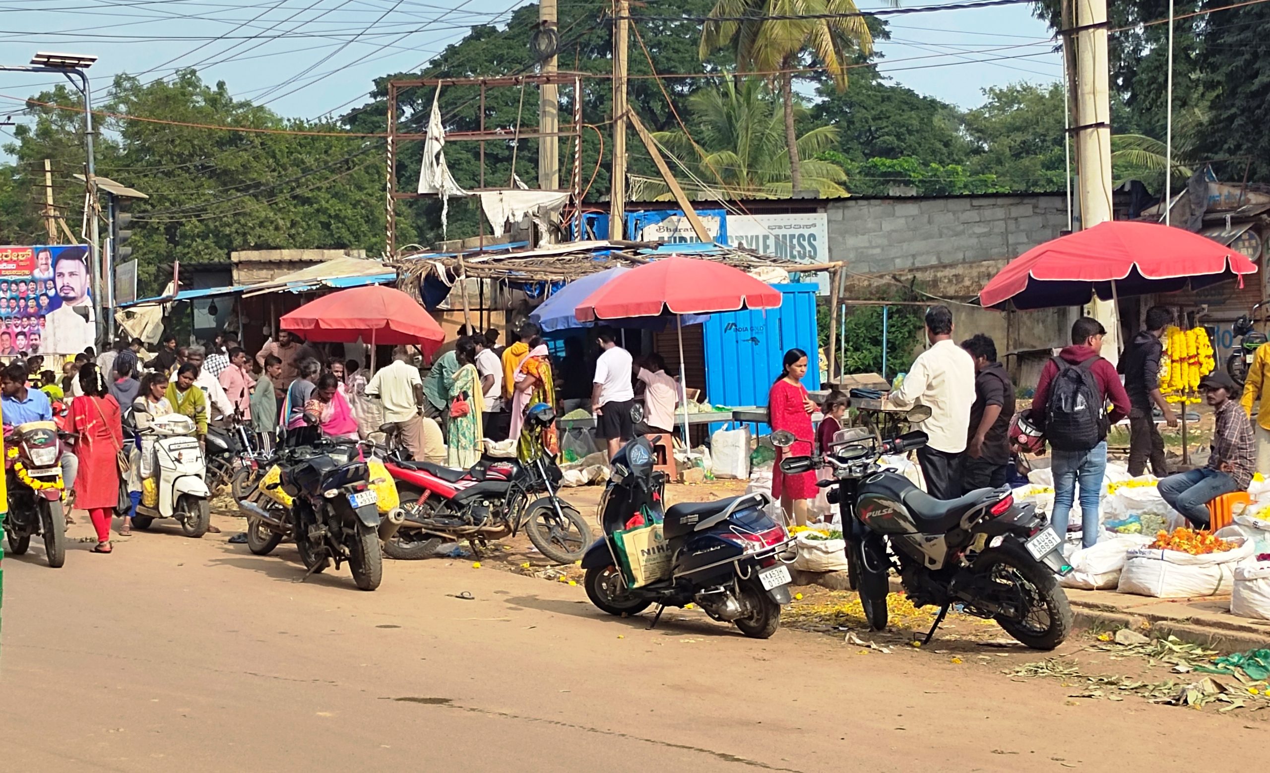 ಬೆಳಕಿನ ಹಬ್ಬ ದೀಪಾವಳಿಗೆ ವ್ಯಾಪಾರ ಜೊರು