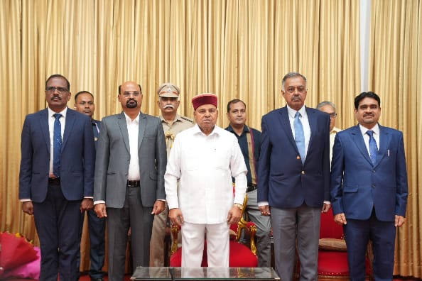 ವೆಂಕಟಸಿಂಗ್, ವಾಳ್ವೇಕರ್, ವಿನ್ಸೆೆಂಟ್ ಡಿಸೋಜಾ ಅವರಿಗೆ ರಾಜ್ಯಪಾಲರಿಂದ ಪ್ರಮಾಣ ಬೋಧನೆ ಪ್ರಮಾಣವಚನ ಸ್ವೀಕರಿಸಿದ ನೂತನ ಮೂವರು ಮಾಹಿತಿ ಆಯುಕ್ತರು