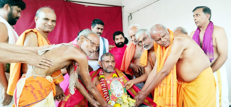 ಜಗತ್ತಿನ ಕಣಕಣದಲ್ಲೂ ಪರಮಾತ್ಮನಿದ್ದಾಾನೆ: ಪೇಜಾವರ ಶ್ರೀ ಅಭಿಮತ