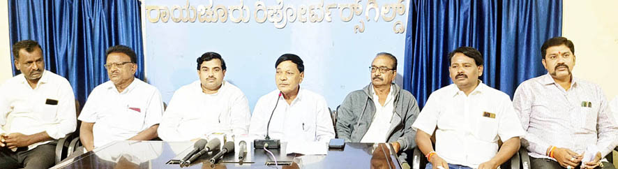 ಯರಮರಸ್ ಬಳಿ ಕಸಾಯಿ ಖಾನೆ ನಿರ್ಮಿಸಿದರೆ ಪಾಲಿಕೆಗೆ ಮುತ್ತಿಗೆಯ ಎಚ್ಚರಿಕೆ