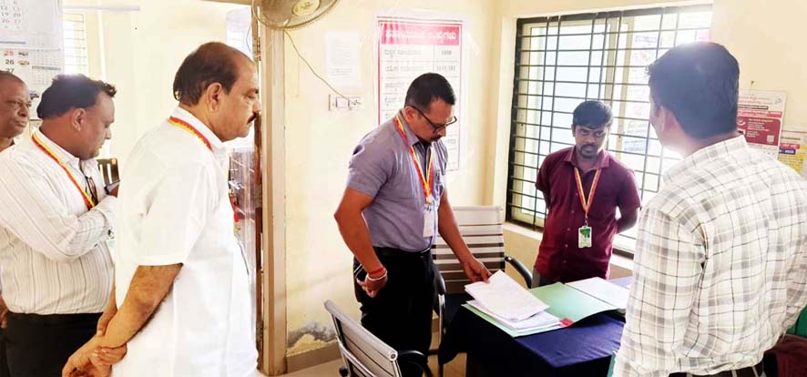 ಮಸ್ಕಿ: ಲೋಕಾಯುಕ್ತ ಅಧಿಕಾರಿಗಳಿಂದ ಪುರಸಭೆ, ಆಸ್ಪತ್ರೆಗೆ ಭೇಟಿ, ಪರಿಶೀಲನೆ