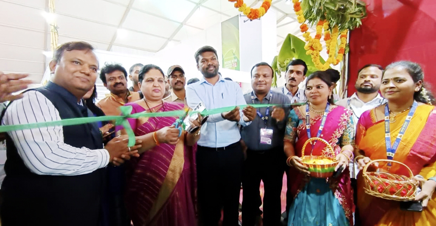 ಹಂಪಿ ಉತ್ಸವ : ಪುಷ್ಪಲೋಕದಲ್ಲಿ ಅರಳಿದ ಬಡವಿ ಶಿವಲಿಂಗ, ಸಾಸಿವೆಕಾಳು ಗಣಪ : ಸುವರ್ಣಯುಗದ ರಾಜಬೀದಿ ವೈಭವ ಅನಾವರಣ