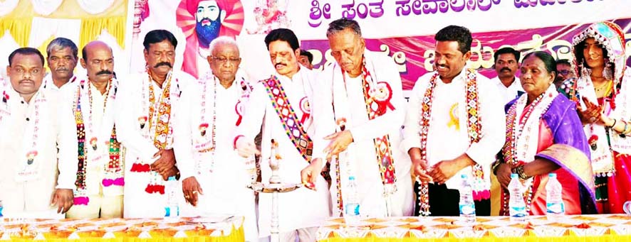 ಸಿರವಾರ : ಅದ್ದೂರಿ ಸಂತ ಸೇವಲಾಲ್ ಜಯಂತಿ ಬಂಜಾರ ಜನಾಂಗದ ಮಹಾತ್ಮ ಸಂತ ಸೇವಾಲಾಲ್ - ವೆಂಕಟಪ್ಪ ನಾಯಕ